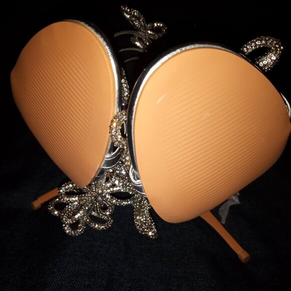 AZALEA WANG"SCULPTED PERFECTION" SILVER FLOWER EMBELLISHED COIL SANDAL(BRAND NEW - Picture 11 of 11